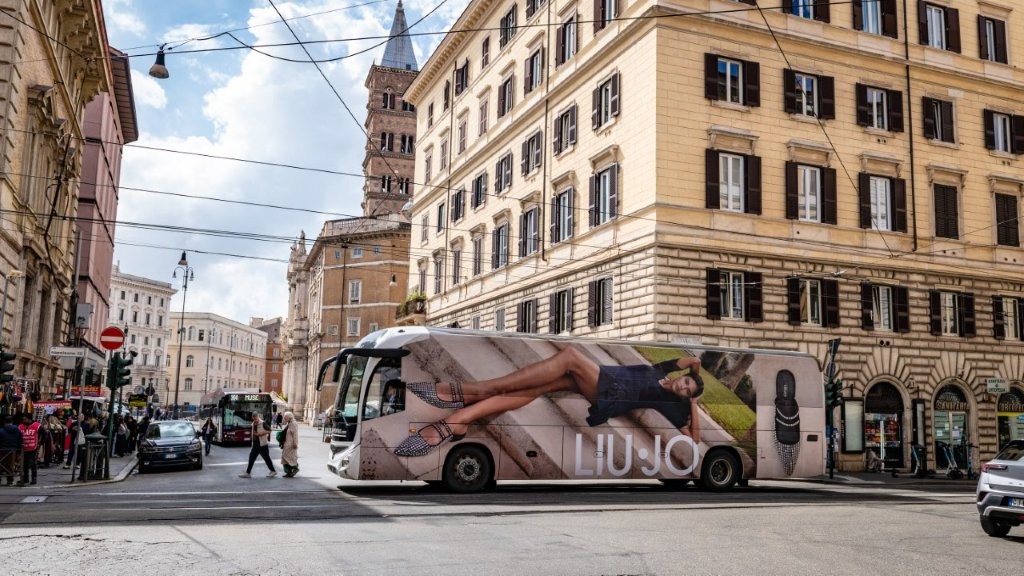 Shuttle Bus